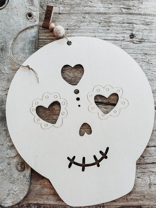 Totenkopfanhänger groß hell