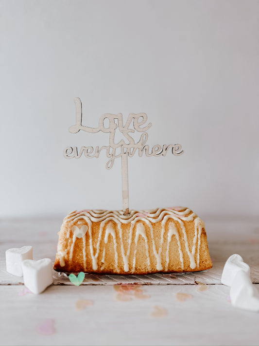 Caketopper •Love is everywhere•