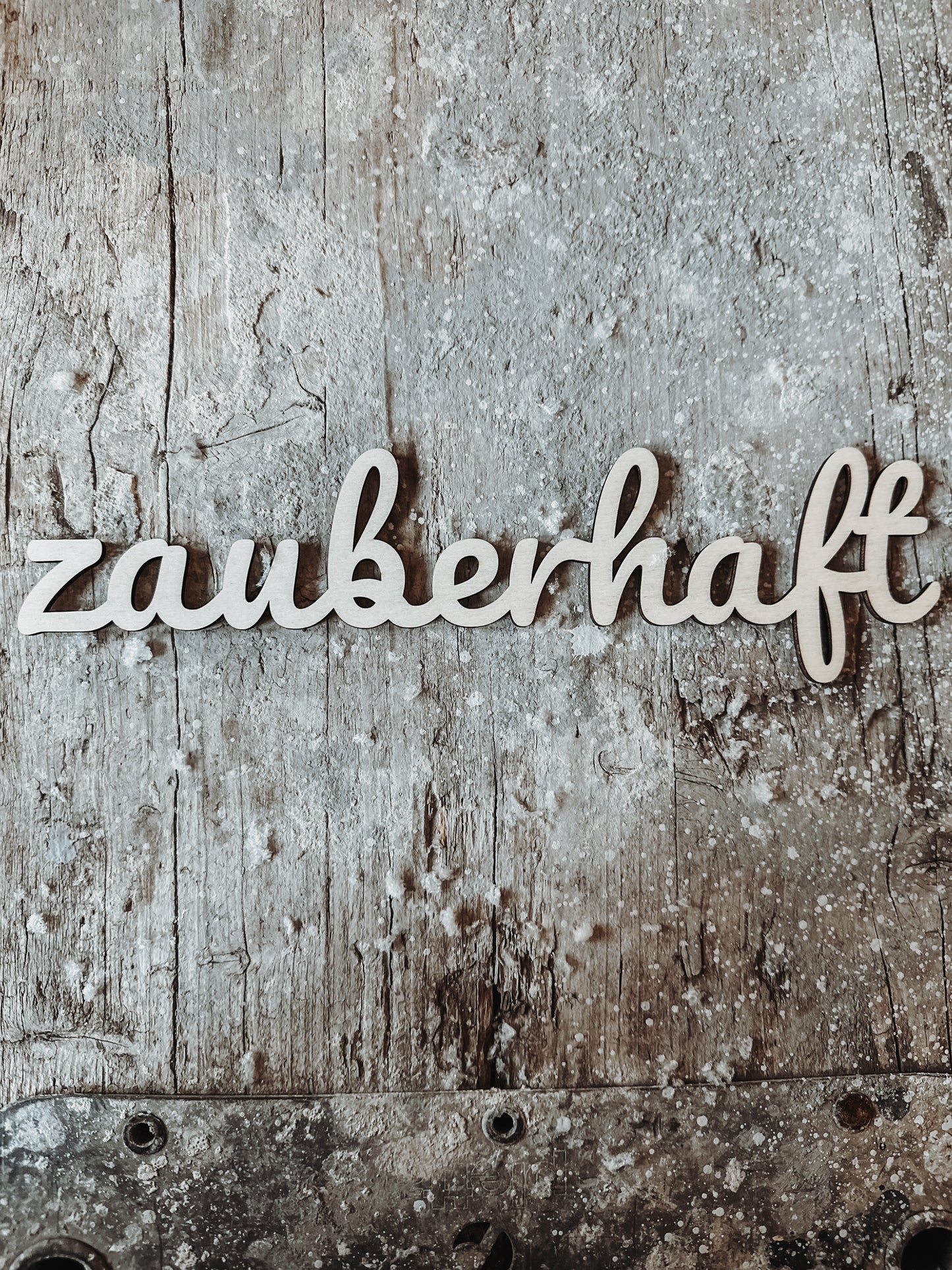 Holzschriftzug „zauberhaft“ groß