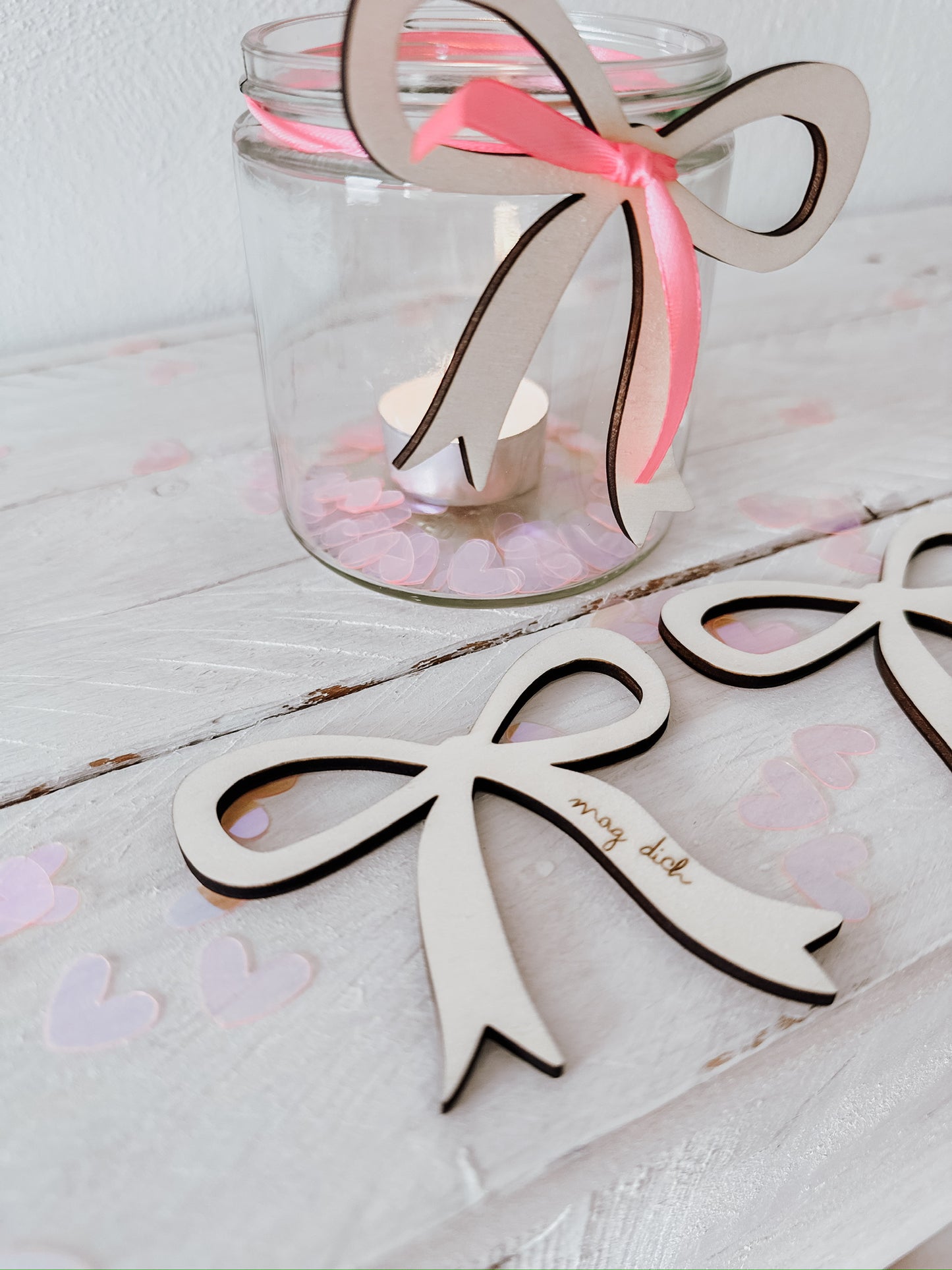 Schlichte,gravierte Holzschleifen im 3er Bundle