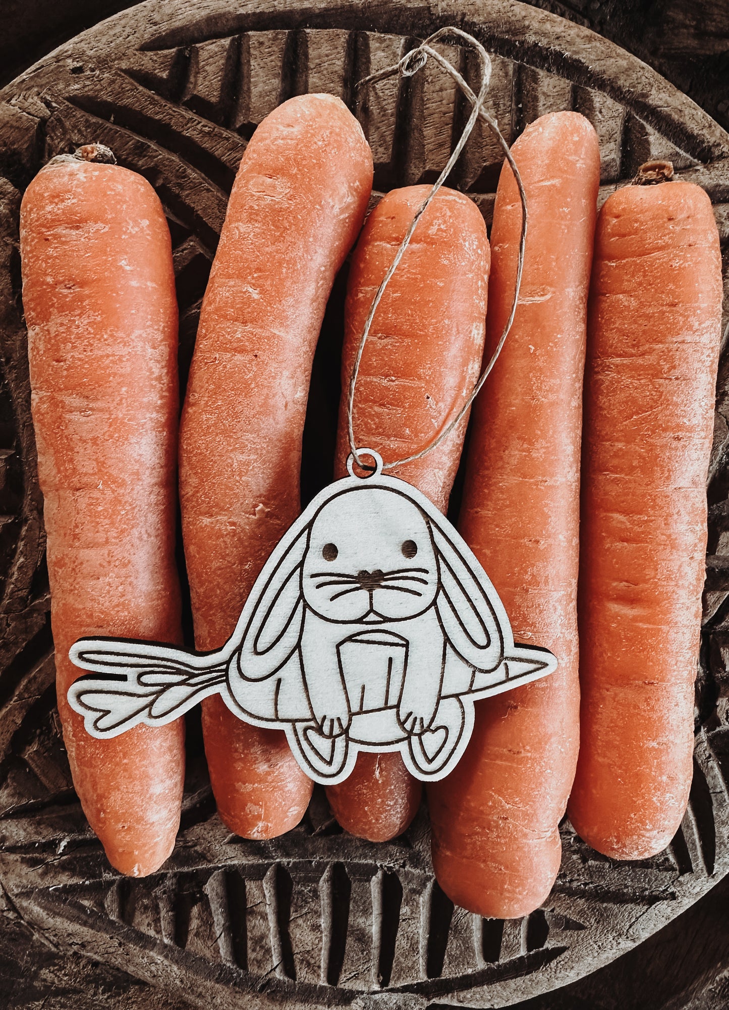 Anhänger „Häschen mit Möhre“